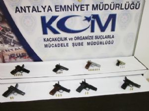 ANTALYA’DA KAÇAK SİLAH OPERASYONU