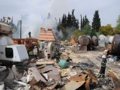 ANTALYA'DAKİ HURDALIK YANGINI KORKUTTU